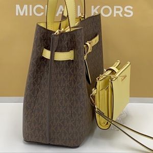 MICHAEL KORS EMILIA LG SATCHEL & DOBL ZIP WRISTLET